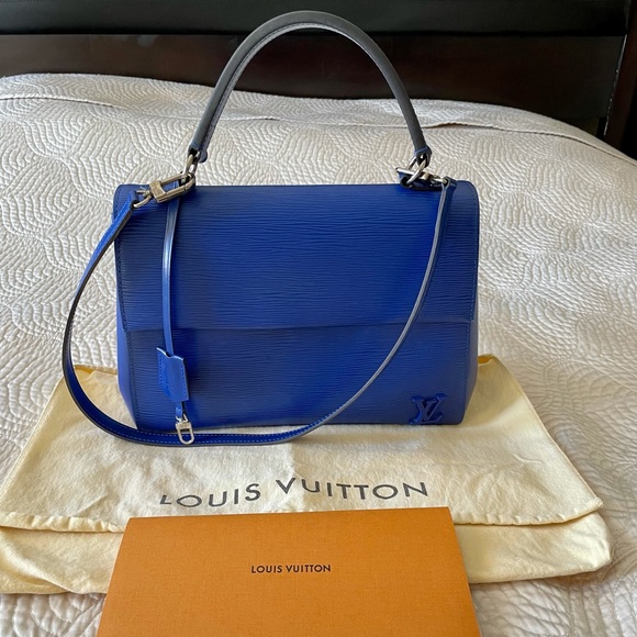 Louis Vuitton Handbags - Louis Vuitton Cluny MM bag